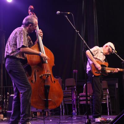 David Carroll on stage with Bill Kirchen