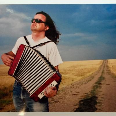 Radoslav Lorkovic & his red accordion